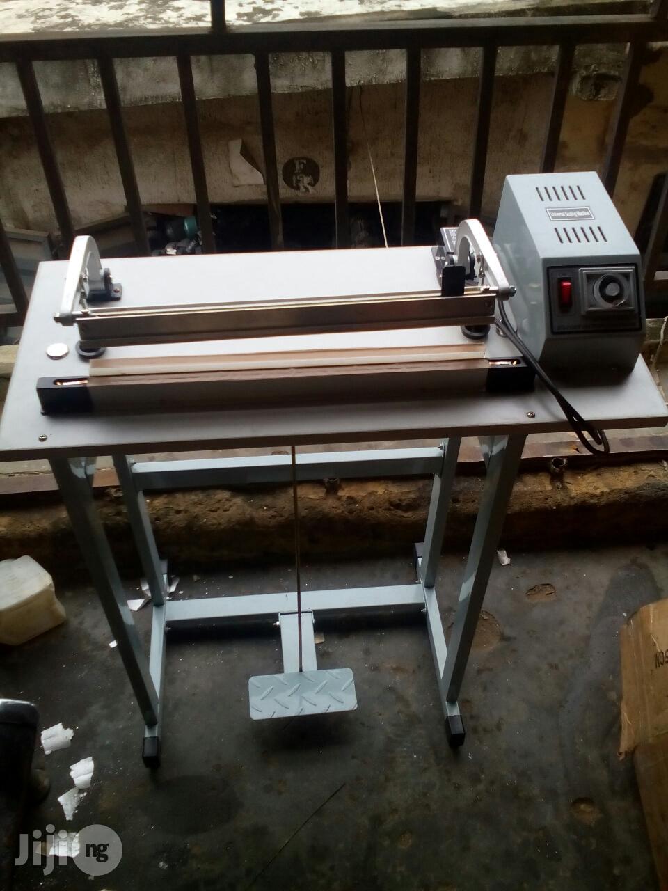 Nylon Seal Cut Machine