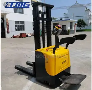 Power Pallet Stacker Forklift 2ton Electric Stacker