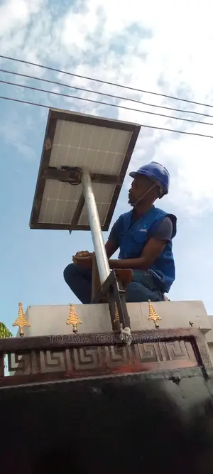 Topnotch Solar Powered Gate Opener
