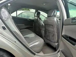 Toyota Camry LE 4dr Sedan (2.4L 4cyl 5A) 2005 Silver