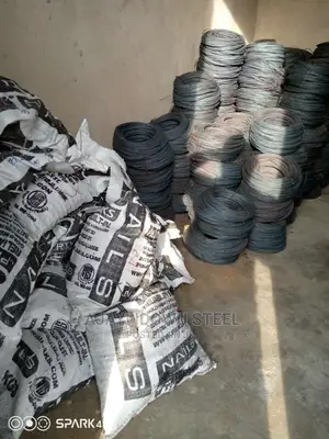 Banding Wire Different Sizes of Nails Bangs