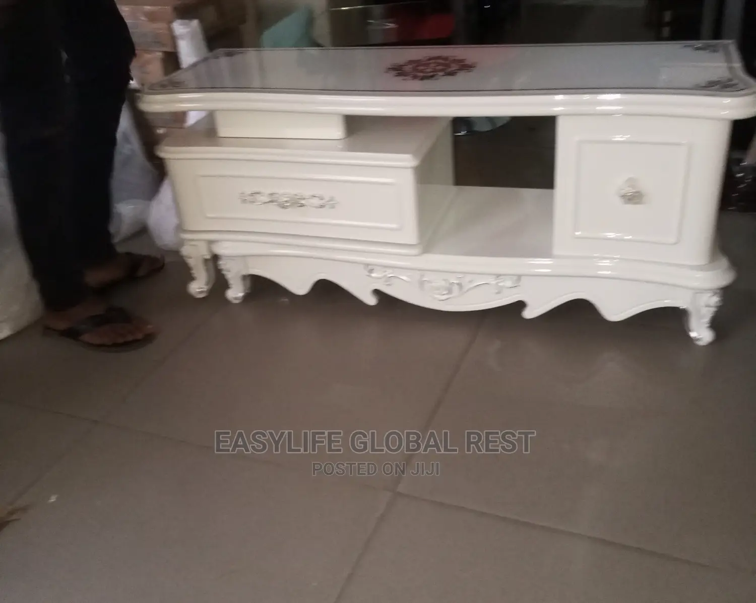 Tv Stand (Adjustable)