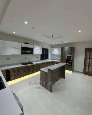 Modern Designed Kitchen Cabinets, Island, Cooking Equipment