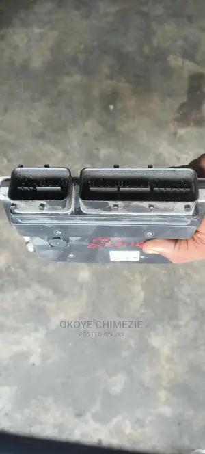 Toyota Sienna Brain Box 2gr Engine 09/010
