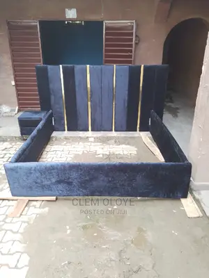 6×6 Bedframe With Bedside