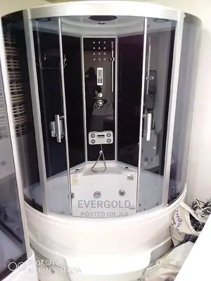 150×150 Steam Shower Room With Jacuzzi Available