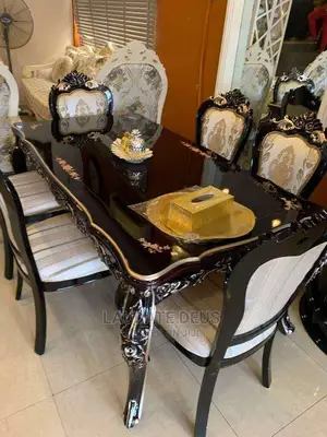 Royal Exquisite Wooden Dining Table With 6 Seaters
