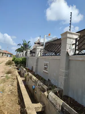 Electric Fence Barricade