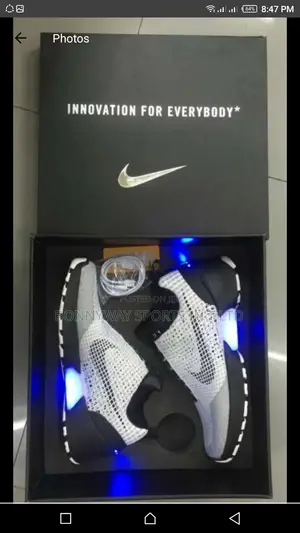Nike Jugging Made Easier With Nike Jugging Canvas With Caution Light