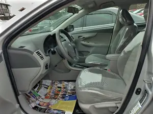 Toyota Corolla 2009 Silver