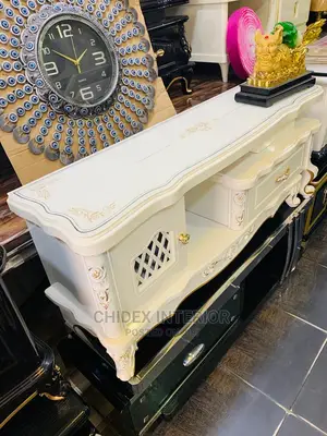 Royal TV Stand