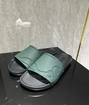 MP: Lacoste Slides
