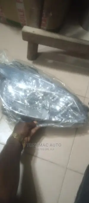 Mercedes-Benz C300 2008,2010 Headlights