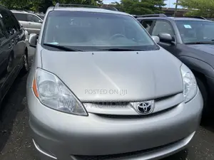 Toyota Sienna XLE AWD 2008 Silver