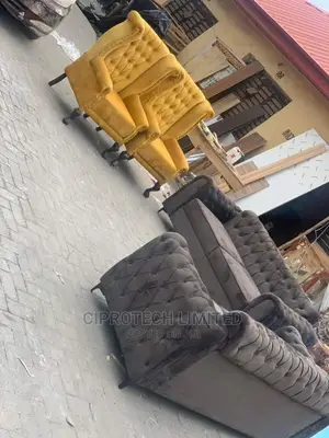 Sofa/Chair/Upholstery