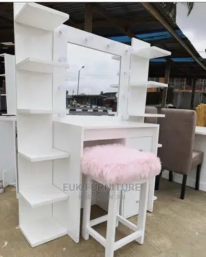 Beautiful Dresser Set With Two Side Shelf and Light