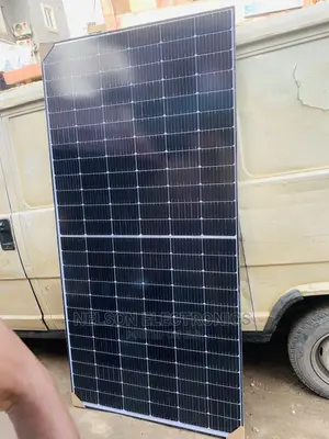 535w Canadian Solar Panel With 25 Years Warranty