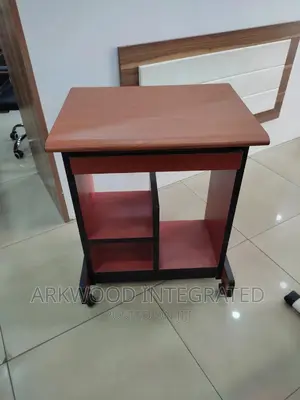 Computer/Desktop Table