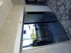 Very Quality Entrance Automatic Sensor Door in Yaba
