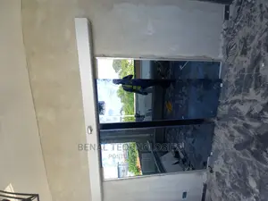 Quality Entrance Automatic Sensor Door in Surulere