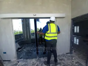 Quality Entrance Automatic Sensor Door In Apapa