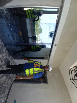 Very Quality Entrance Automatic Sensor Door in Amuwo Odofin
