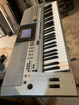 Yamaha PSR S900 Keyboard/Piano