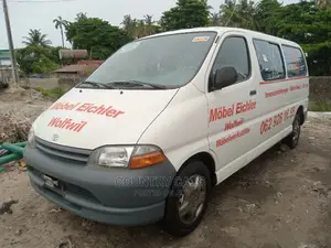 Toyota HiAce 2005 White