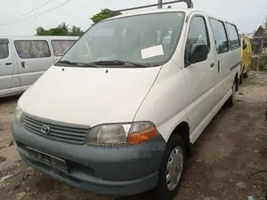 Toyota HiAce 2006 White