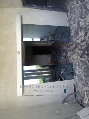 Quality Entrance Automatic Sensor Door in Isolo