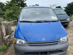 Toyota HiAce 2004 Blue