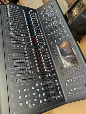 Midas M32 Digital Mixer (32 Channels)