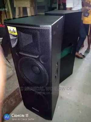 Quality Mackie Speaker Model 3000