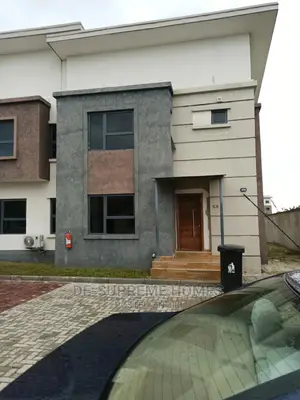 3bdrm Duplex in Fara Park Estate, Sangotedo for rent