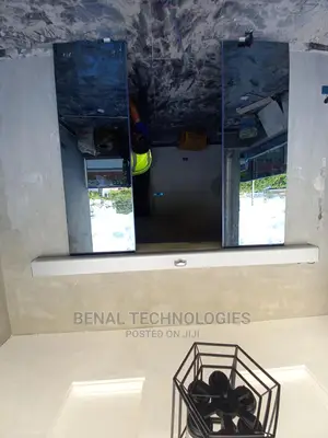 Very Quality Entrance Automatic Sensor Door in Shomolu