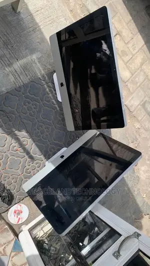 Desktop Computer Apple iMac 4GB Intel Core I5 HDD 500GB