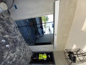 Very Quality Entrance Automatic Sensor Door in Enugu