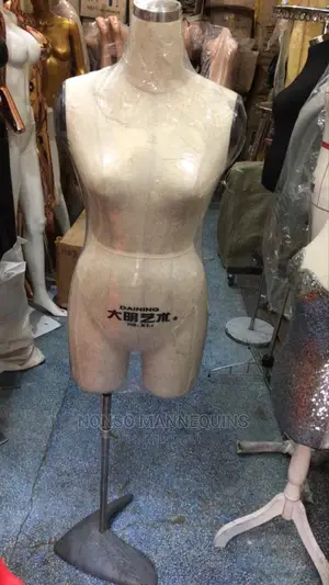 Daiming Size 10 Body Dressform Stand