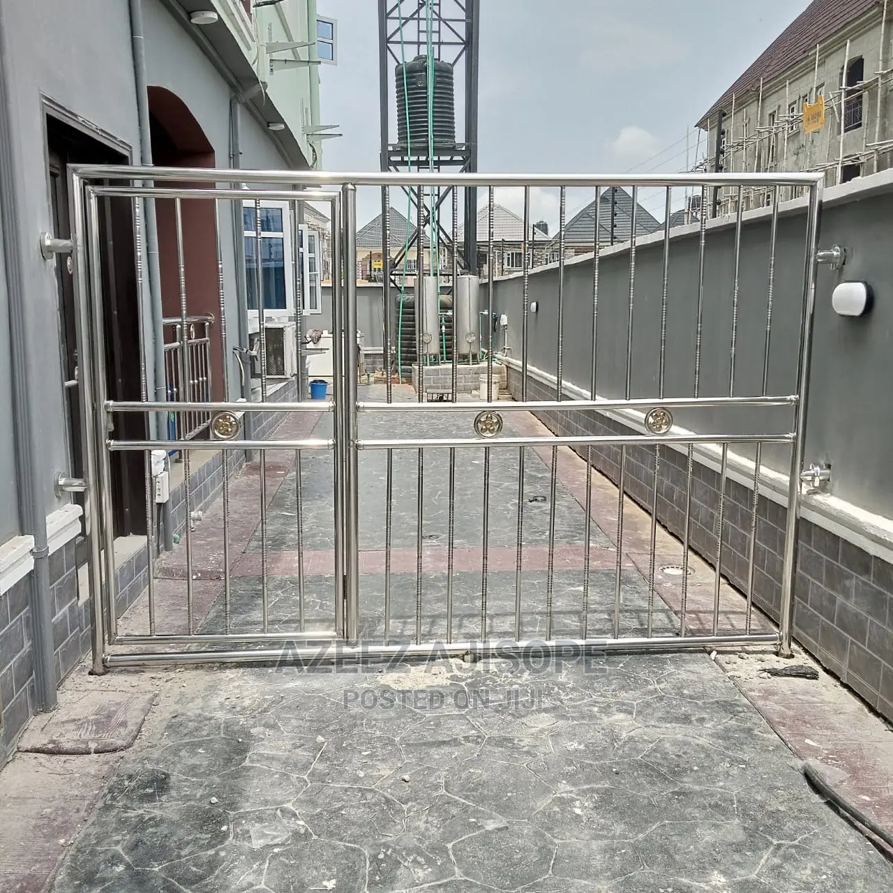 Transparent Gate