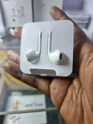 Original Apple Earpiece on Flemzconcepts