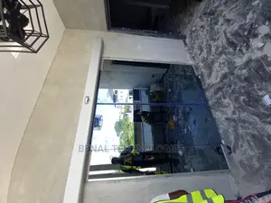 Very Quality Entrance Automatic Sensor Door in Benin City
