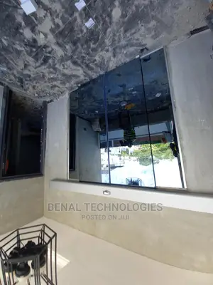 Quality Entrance Automatic Sensor Door in Ikpoba