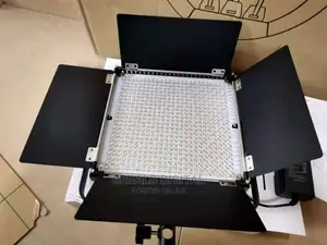 This Is Studio Led 660 Pro Light Very Brightness With Stand