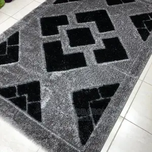 4x6fts Black, Gray,Cream Pattern Shaggy Turkey Center Piece