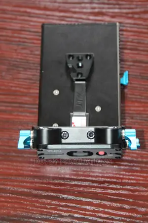 V-Mount Power and Accessories Plug