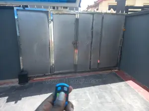 Very Standard Automatic Remote Gate Machine in Lekki