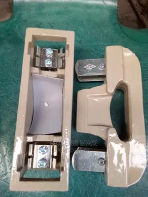 200-amps Cut Out Fuse Base ( H.L.P)