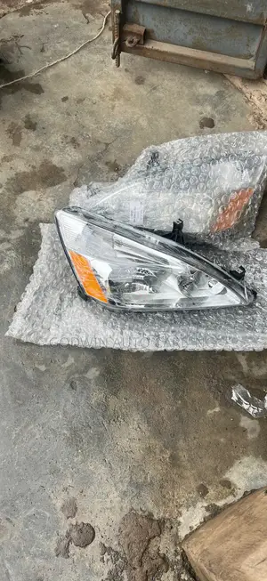 Headlight 2005 Honda Accord