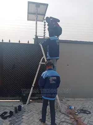 Solar Operated Driveway Gate
