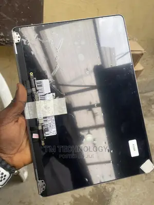 Macbook Pro 13inch 2020 Screen Replacement
